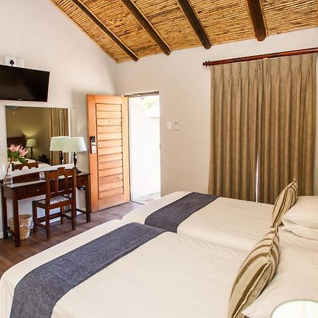Protea Hotel By Marriott Oudtshoorn Riempie Estate Exterior foto