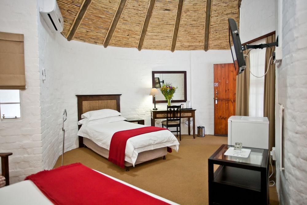 Protea Hotel By Marriott Oudtshoorn Riempie Estate Exterior foto