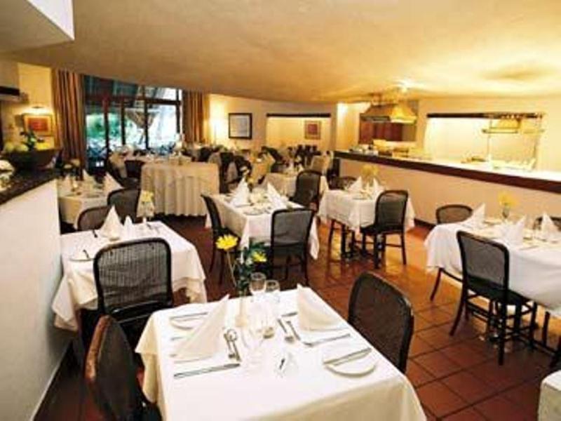 Protea Hotel By Marriott Oudtshoorn Riempie Estate Exterior foto