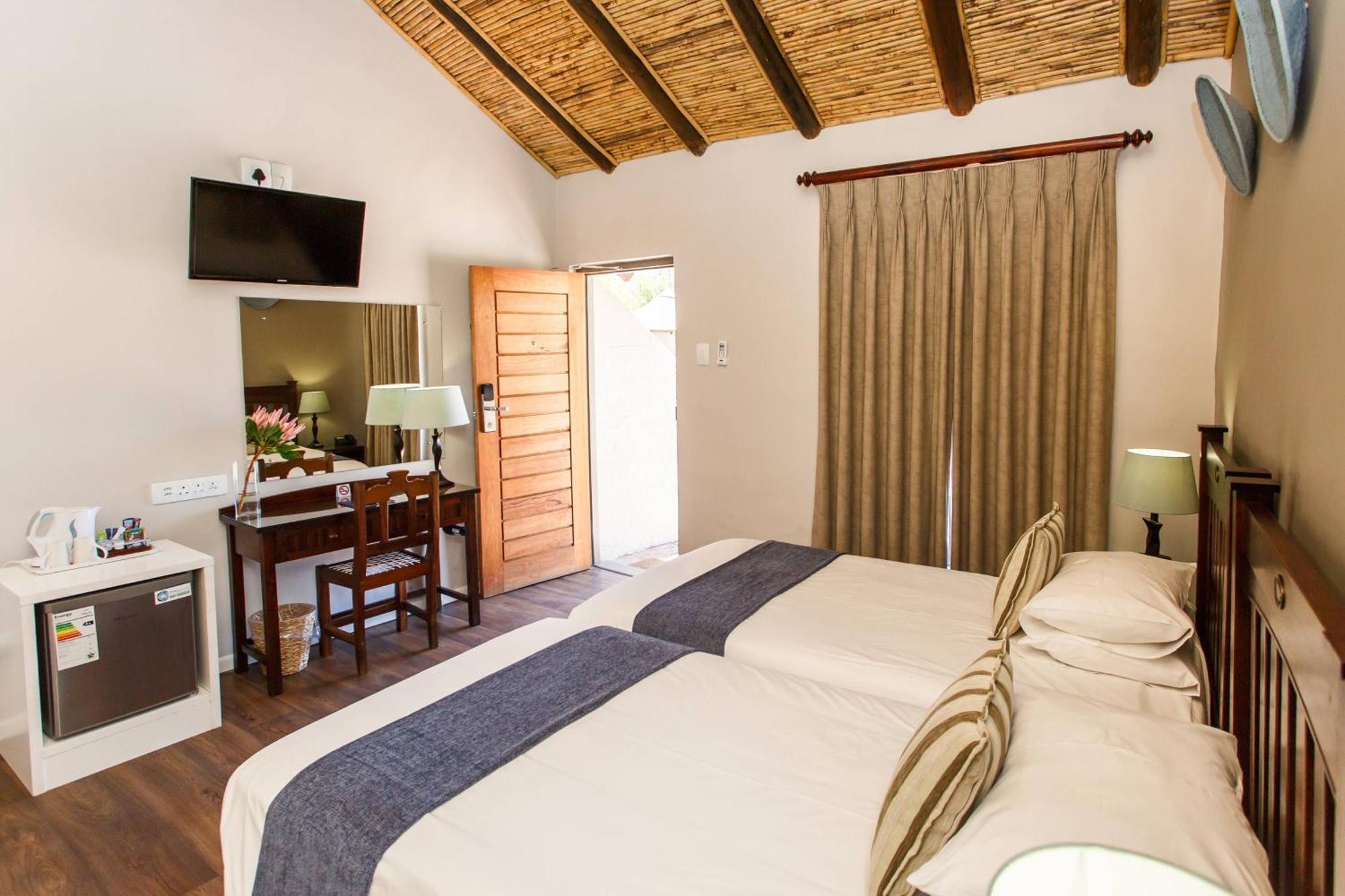 Protea Hotel By Marriott Oudtshoorn Riempie Estate Exterior foto