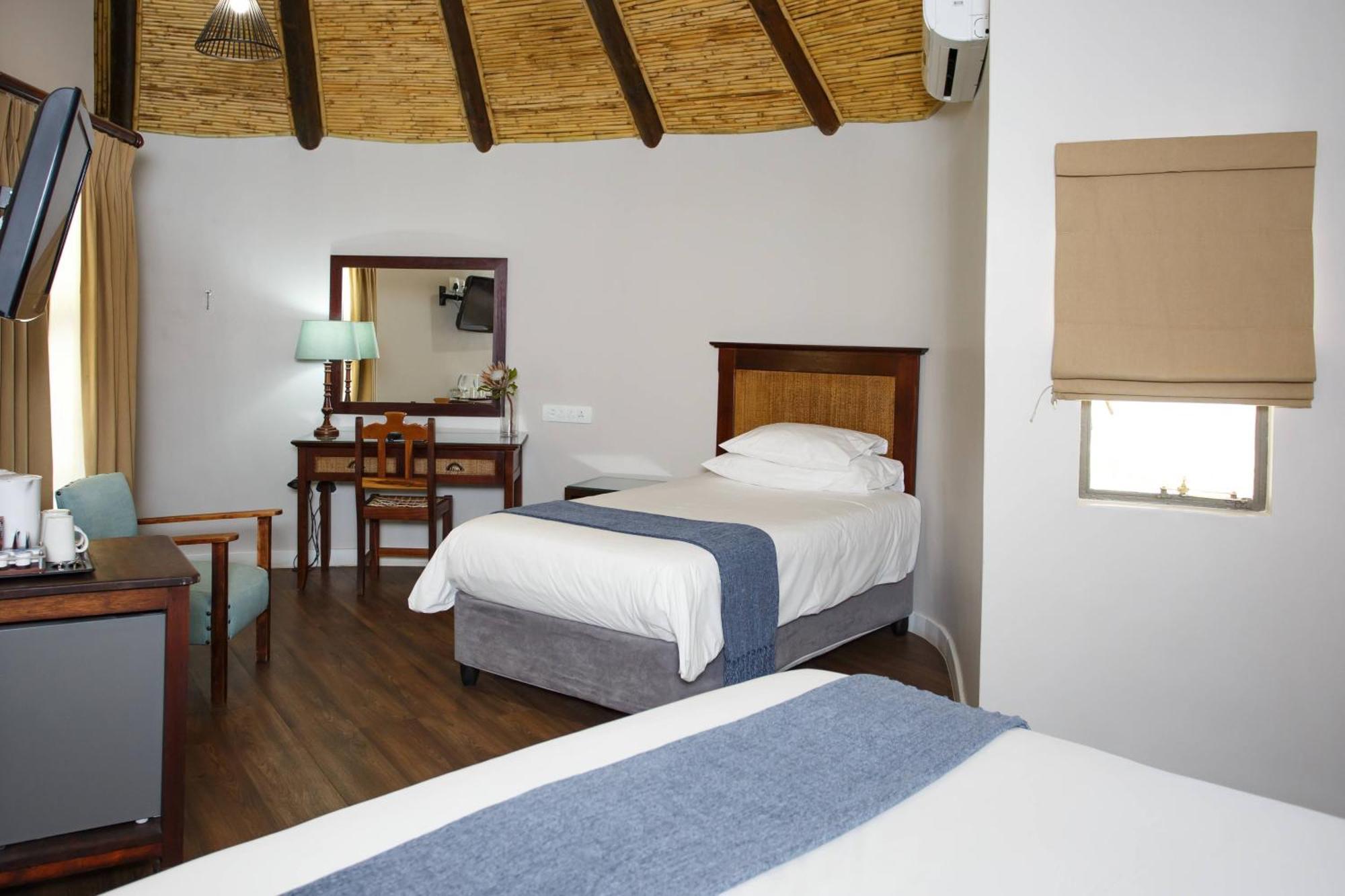 Protea Hotel By Marriott Oudtshoorn Riempie Estate Exterior foto