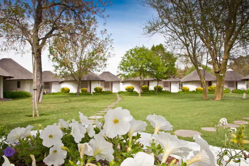 Protea Hotel By Marriott Oudtshoorn Riempie Estate Exterior foto