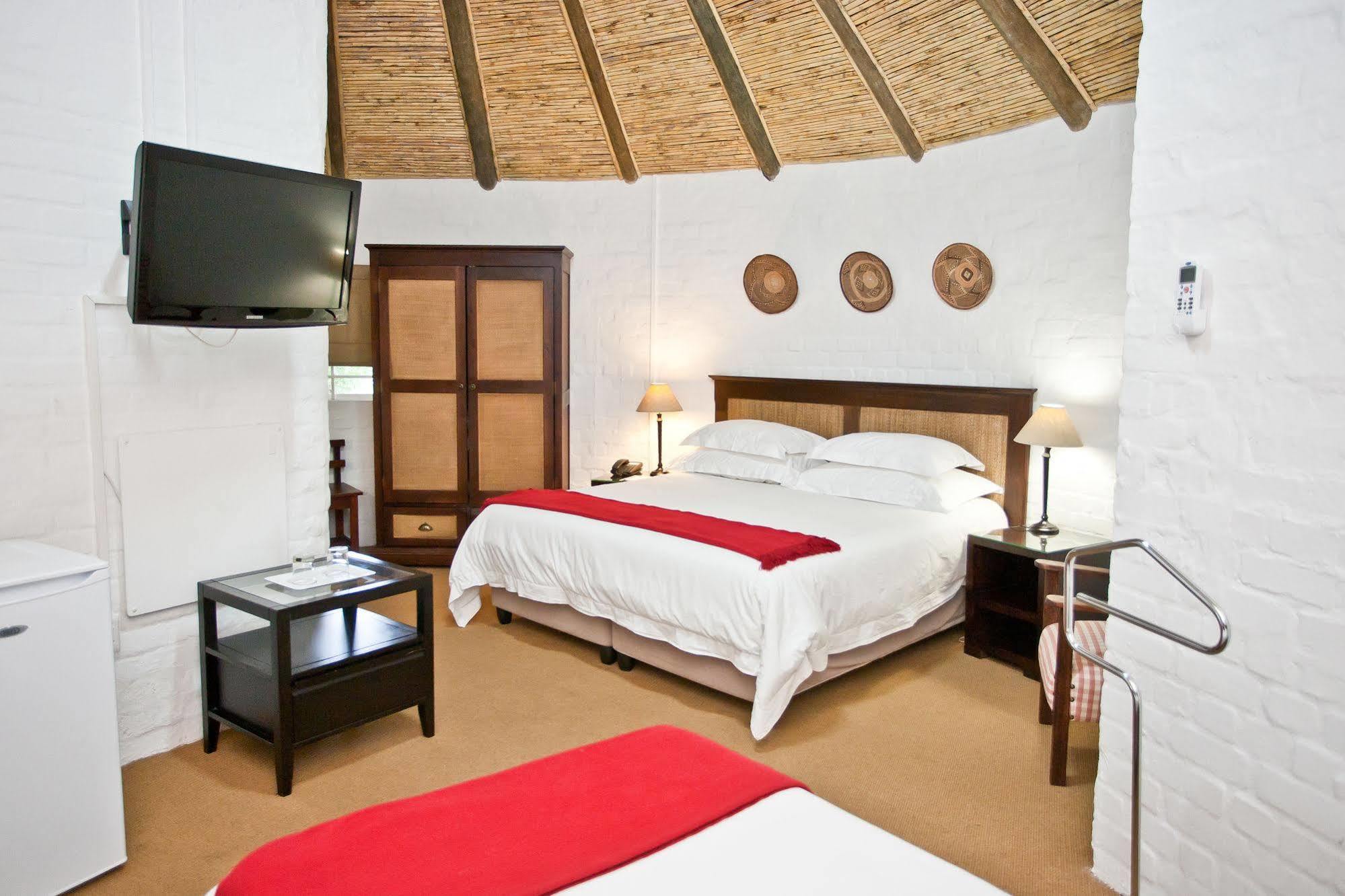 Protea Hotel By Marriott Oudtshoorn Riempie Estate Exterior foto