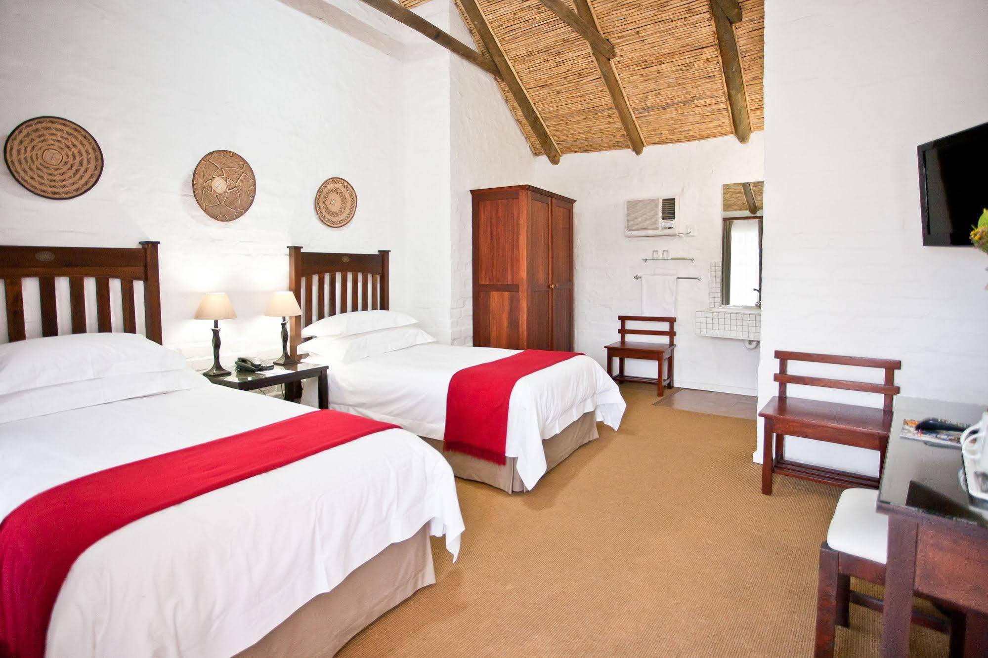 Protea Hotel By Marriott Oudtshoorn Riempie Estate Exterior foto